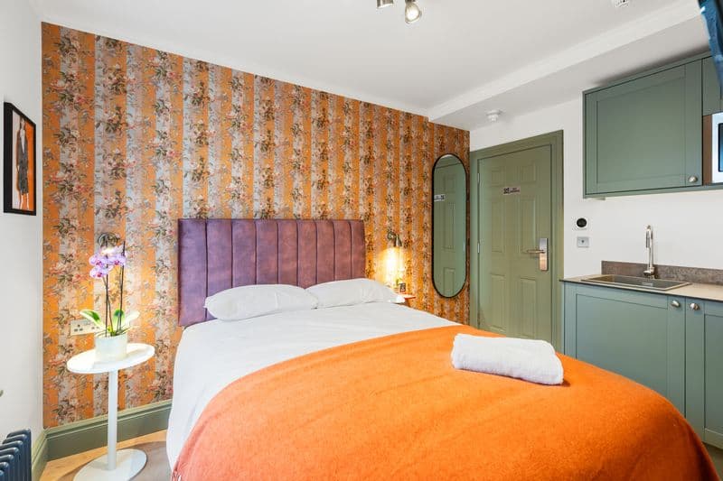 bedroom unit 5