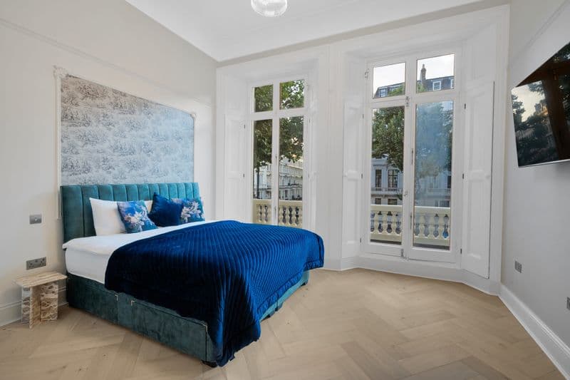 bedroom flat 6