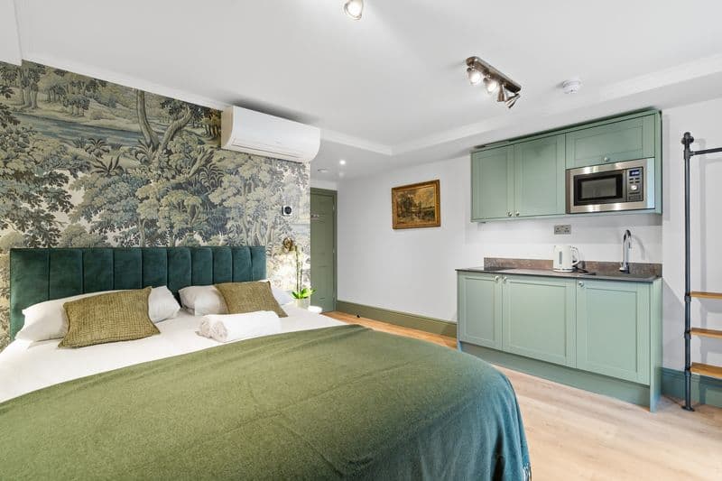 bedroom unit 2